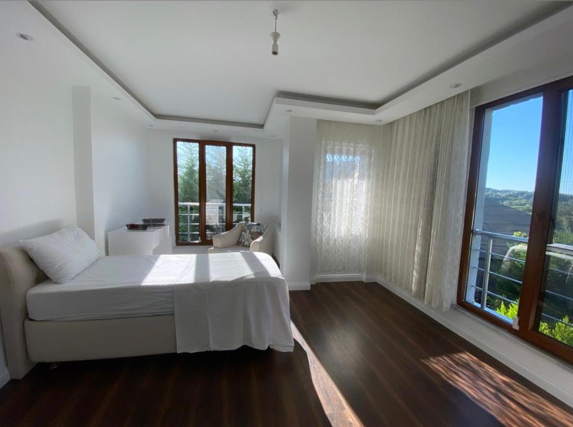 Wonderful Villa Airport 5 Minutes Arnavutkoy Bagian luar foto